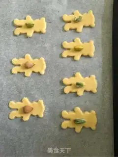 Make Bear hugs cookies step 10