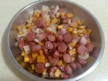 Make Onion sausage cheese pumpkin pie step 11