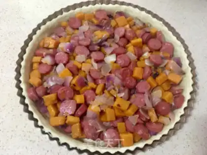 Make Onion sausage cheese pumpkin pie step 13