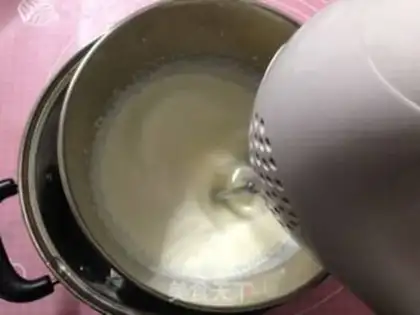 Make Red velvet cake rolls step 1
