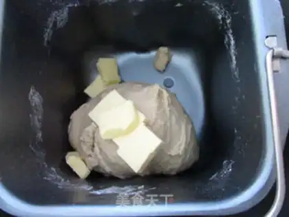 Make Rose bread step 5