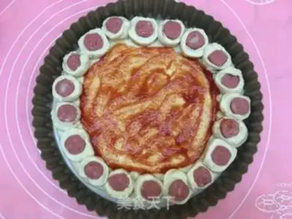 Make Pizza by the seafood flower step 11