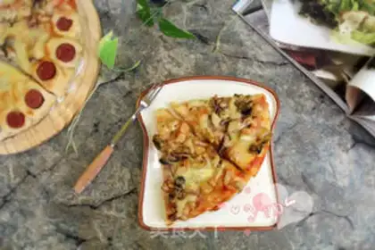 Make Pizza by the seafood flower step 15