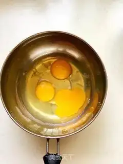 Make Original waffles step 1