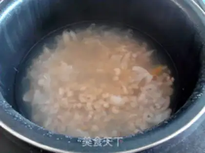 Make Lily rice silver ear soup step 7