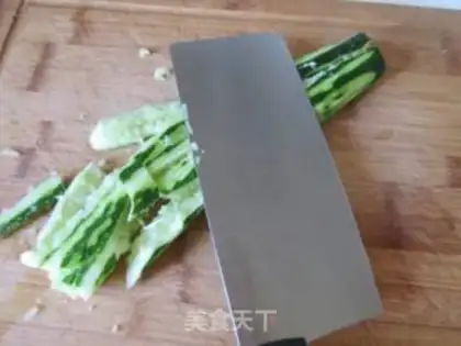 Make Knife cucumber step 1