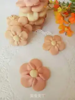 Make Flower cookies step 10