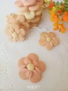Make Flower cookies step 11
