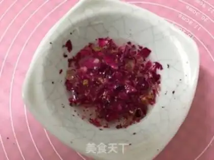 Make A fig rose scon step 1