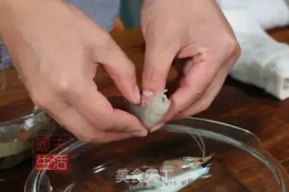 Make Shrimp tofuto step 1
