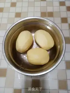 Make Sichuan fried potatoes step 0