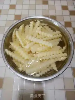 Make Sichuan fried potatoes step 1