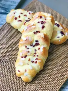 Make Cream cranberry runner bag step 11