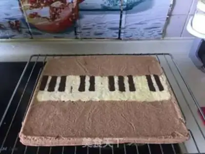 Make Piano-key banana cake rolls step 9