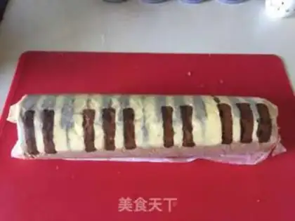 Make Piano-key banana cake rolls step 13