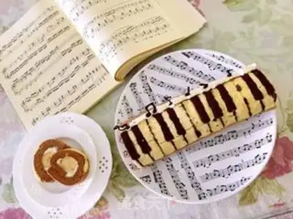 Make Piano-key banana cake rolls step 16