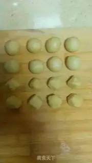 Make Pretzels, moon cakes step 8