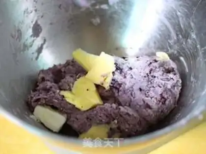 Make Blueberry cheese toast step 1