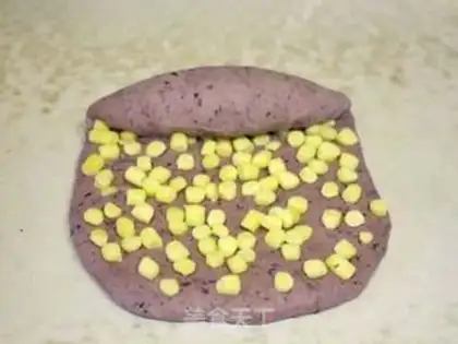 Make Blueberry cheese toast step 8