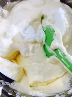 Make Hagendas ice cream step 10