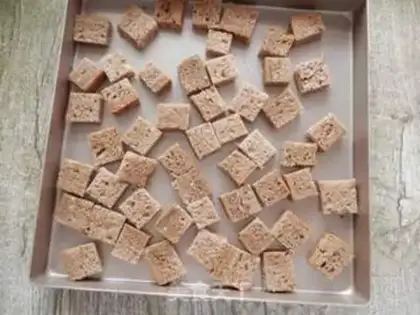 Make A greasy bread egg salad step 1