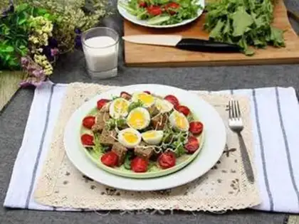 Make A greasy bread egg salad step 5