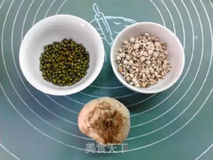 Make Green bean rice lily soup step 0