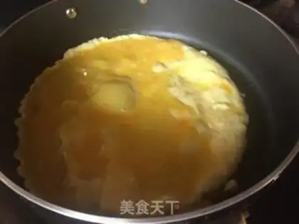 Make Pepper fried eggs step 2