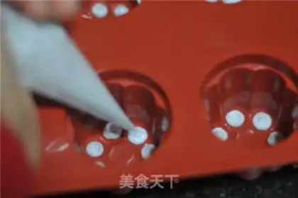 Make Two-coloured jam mousse of clubs step 7