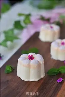 Make Two-coloured jam mousse of clubs step 10