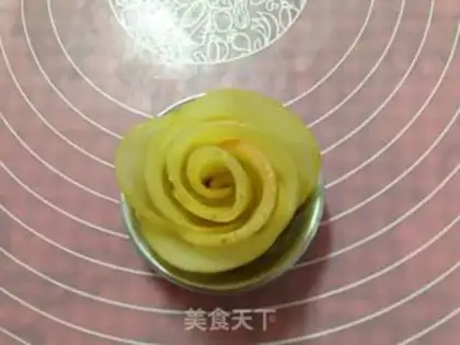 Make Apple roses step 10