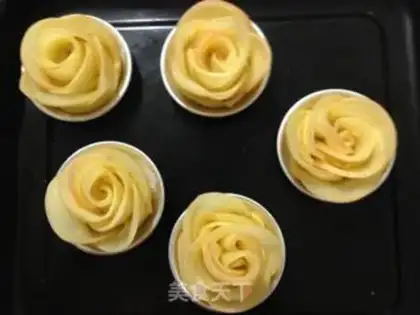 Make Apple roses step 11