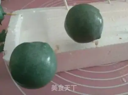 Make Watermelon cake ball step 12