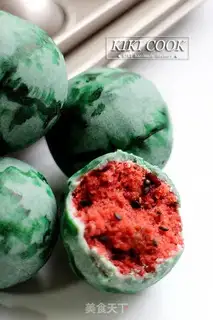 Make Watermelon cake ball step 14