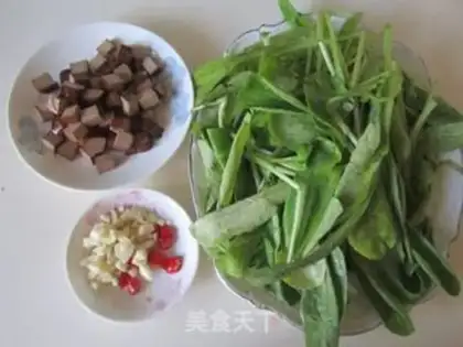 Make radish and fried eggs step 0