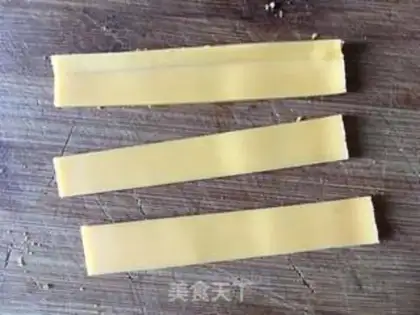 Make Bacon cheese toast step 1