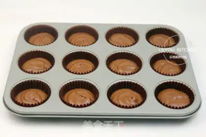 Make Chocolate cupcakes step 6