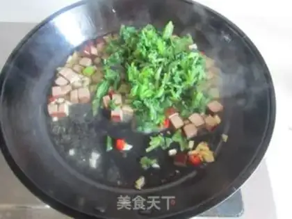 Make radish and fried eggs step 5