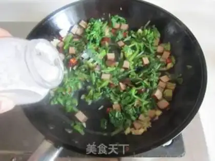 Make radish and fried eggs step 6