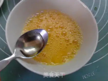 Make Lily fried eggs step 4