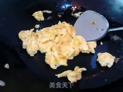 Make Lily fried eggs step 8
