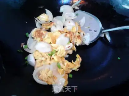 Make Lily fried eggs step 10