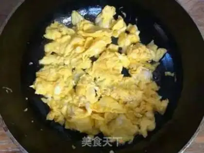 Make Scrambled eggs step 4