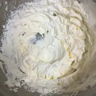 Make Butter cupcakes step 9