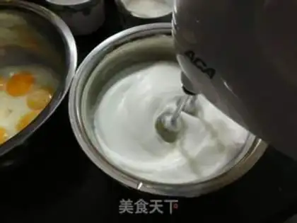 Make Eight-inch doll birthday cake step 1