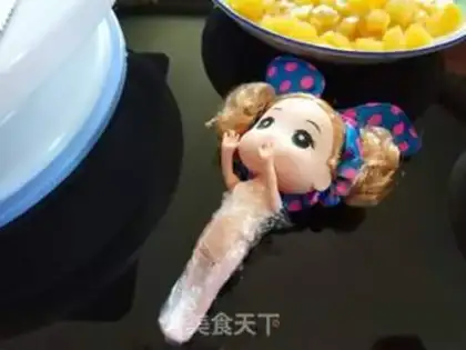 Make Eight-inch doll birthday cake step 10