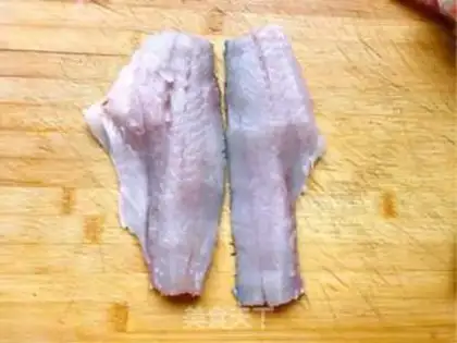 Make The fragrance pours on the bass step 1