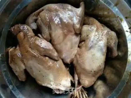 Make Roast pigeon with sauce step 0