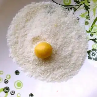 Make Egg yolk ball step 4