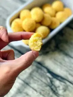 Make Egg yolk ball step 8